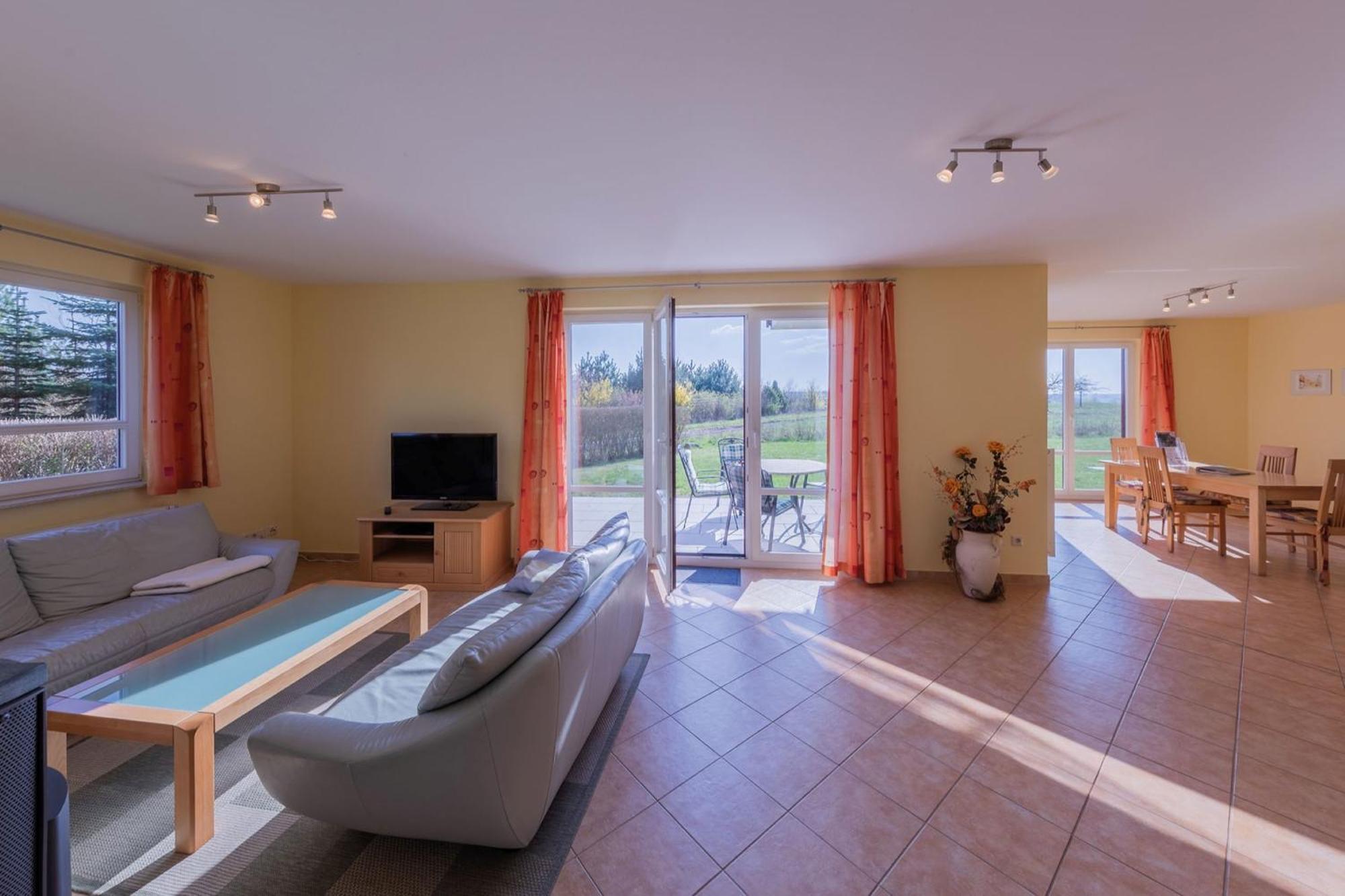 Storchenruh- Familienfreundliches Ferienhaus Mit Terrasse & Direkter Golfplatzlage 고렌레빈 외부 사진