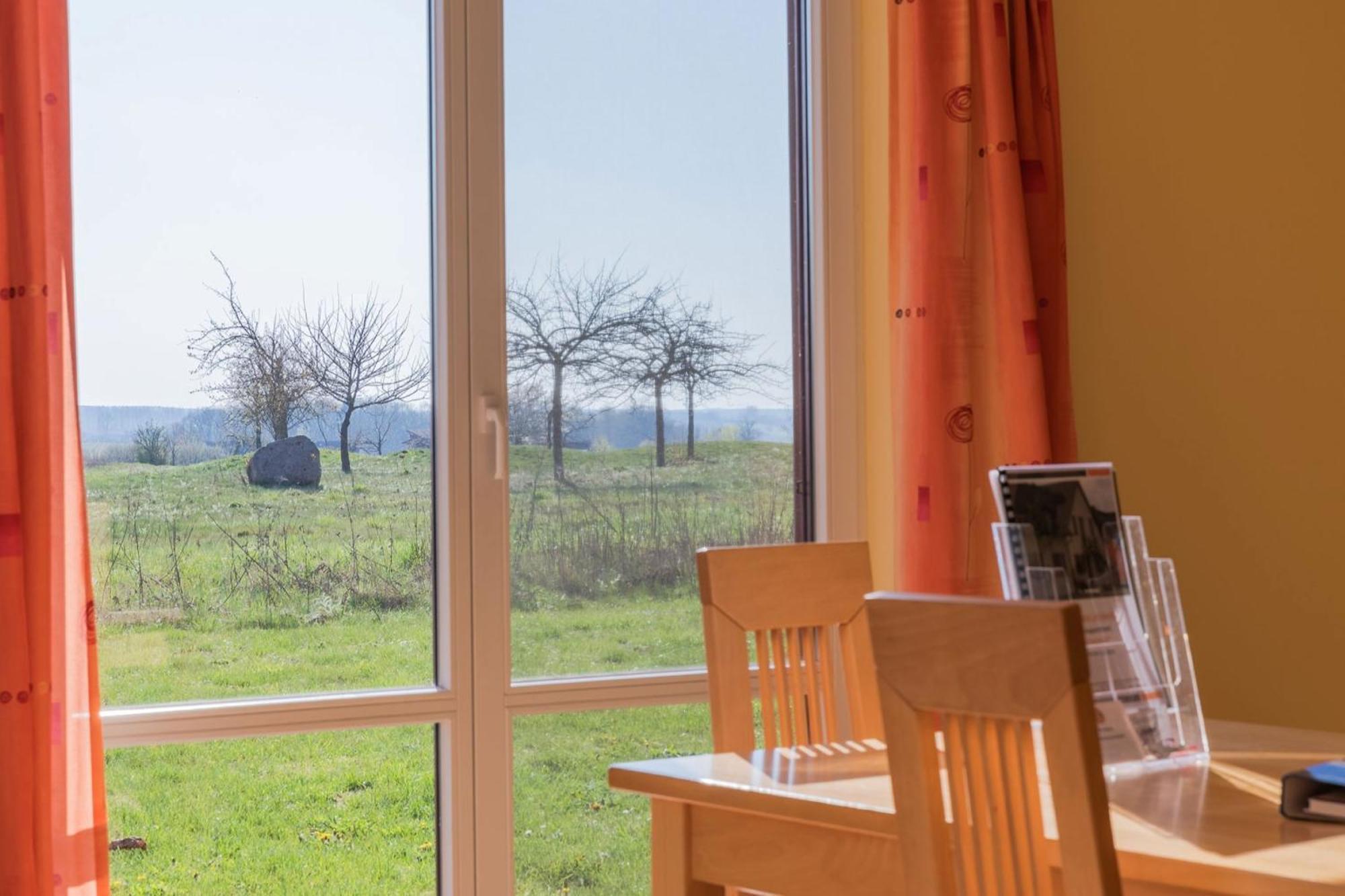 Storchenruh- Familienfreundliches Ferienhaus Mit Terrasse & Direkter Golfplatzlage 고렌레빈 외부 사진